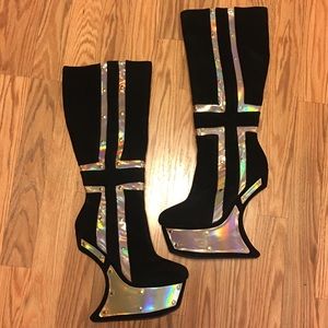 Bumper Heel-less Heels Boots